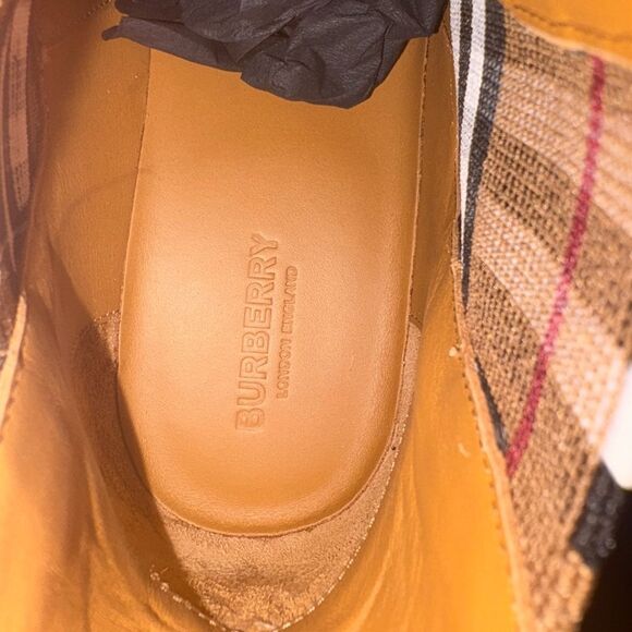 Brand new w/ box Burberry Black Leather Boots with Plaid Accent size Us 7 - Picture 9 of 12